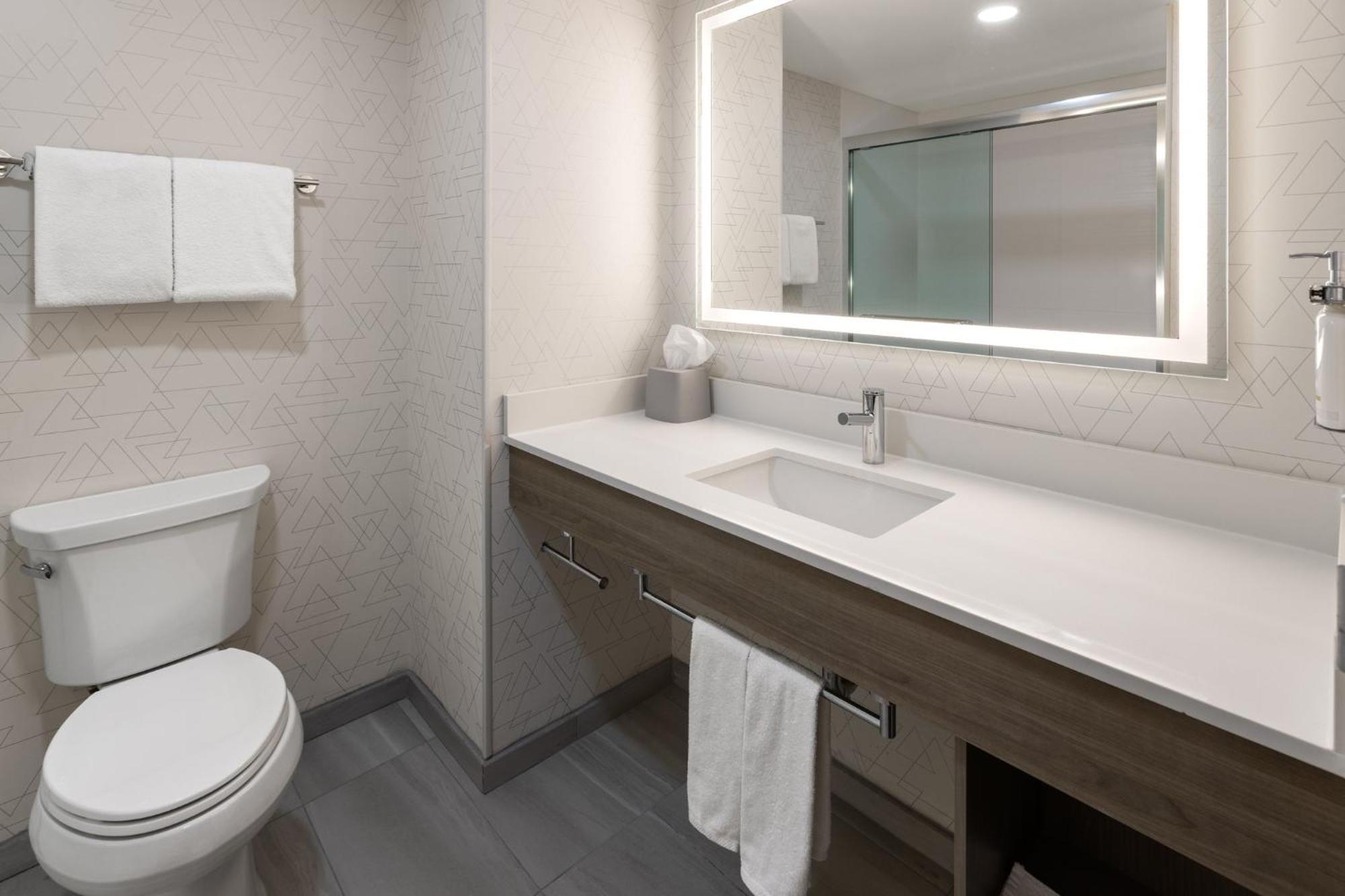 Holiday Inn Express Hotel & Suites Freeport By Ihg Exterior foto
